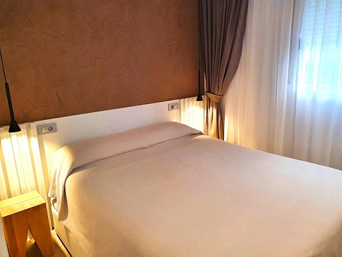 First Line Beach Beautiful Two Bedrooms เบนิดอร์ม ภายนอก รูปภาพ